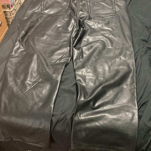 Straight leg faux leather pants - Picture 3 of 6